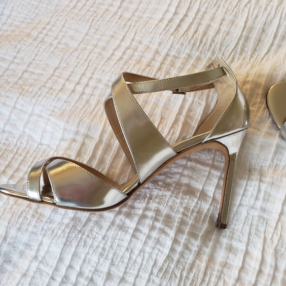 Manolo Blahnik silver strappy heel - Picture 2 of 7